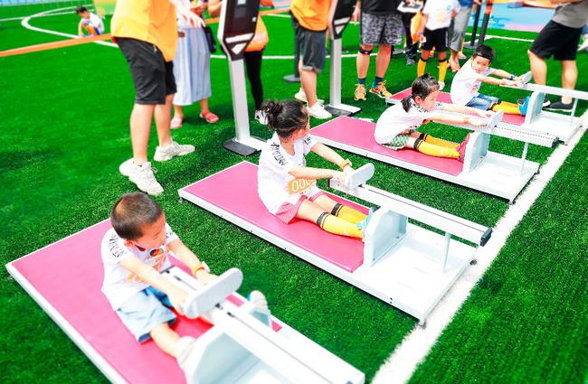 儿童顽运会登陆深圳 上千组家庭体育运动乐趣