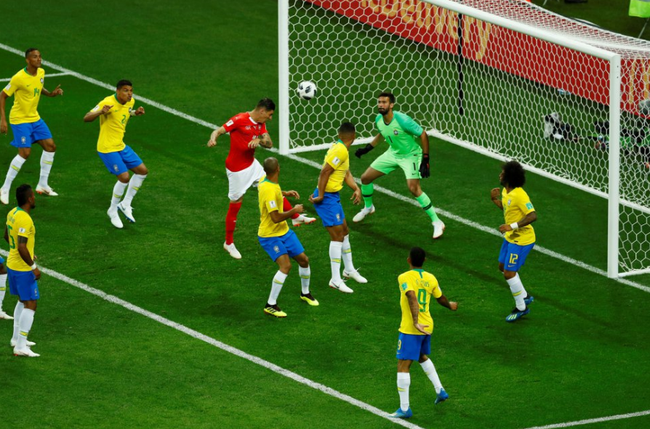 巴西丢球瞬间