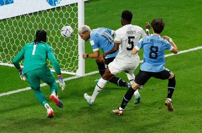 世界杯-阿拉斯凯塔双响 乌拉圭2-0胜加纳双双出局