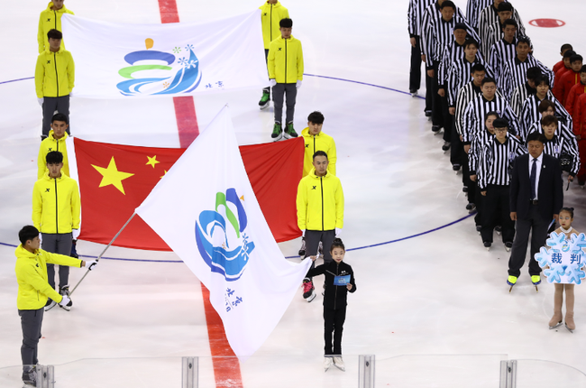 安香怡代表全体运动员宣誓。 新京报记者 吴江 摄