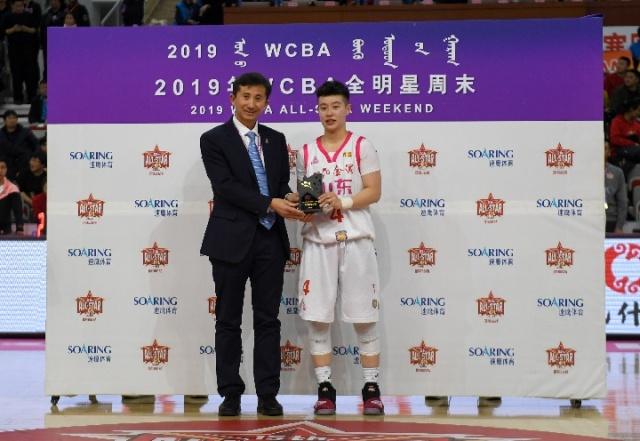 李缘获颁本场比赛最有价值球员