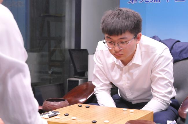 杨鼎新败北