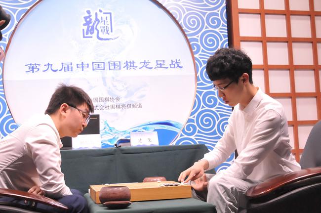 杨鼎新不敌连笑