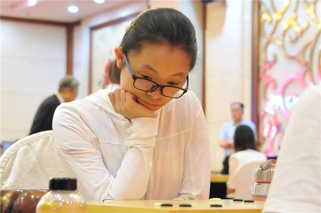 女子围甲胜局榜:周泓余四轮全胜 於之莹胜率第四_围棋_新浪竞技风暴_新浪网