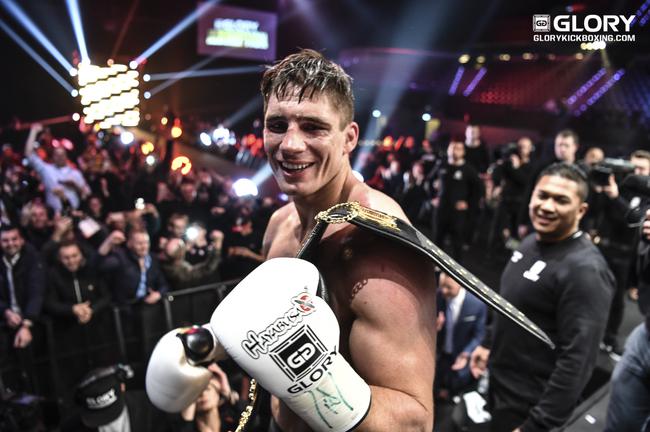 中国格斗女选手 rRVl-hcaqueu4426167.jpg