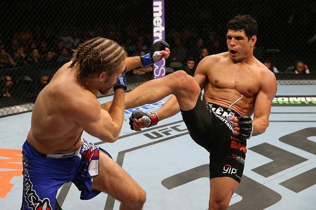 UFC布宜诺斯赛公布两场阵容 费雷拉卡尔维洛