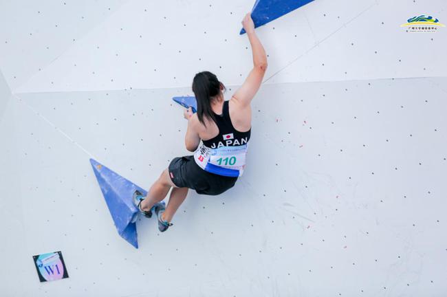 中国选手问鼎速度攀岩