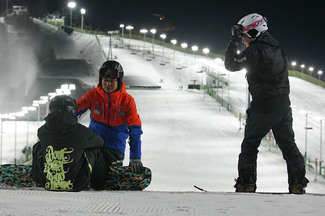 北京密云南山滑雪夜场开放