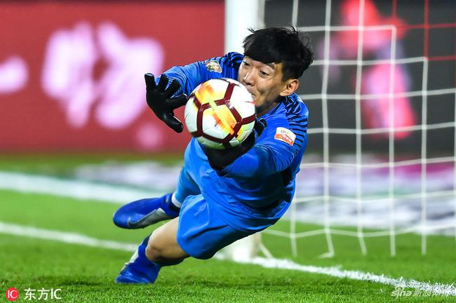 亚洲杯新国门颜骏凌上线 马德兴:学大雷增加些
