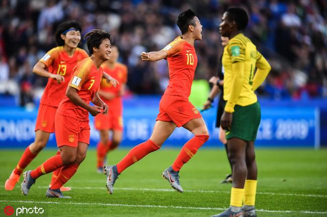 中国女足取胜!
