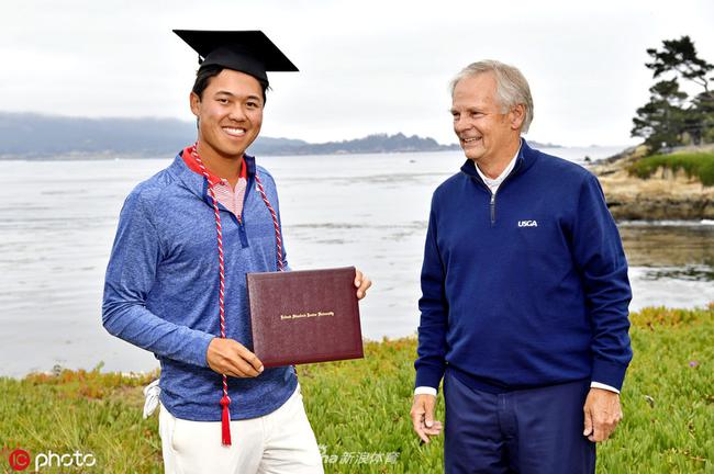 吴璧源收到斯坦福大学的毕业证