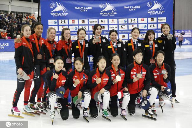 女子接力中国力压韩国夺得冠军