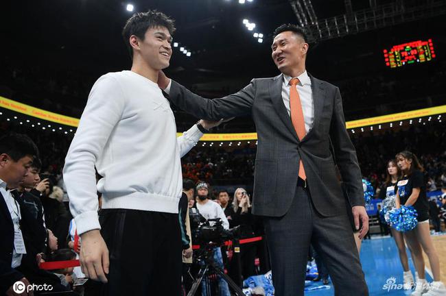河内五分彩是什么,孙杨和杜锋相谈甚欢
