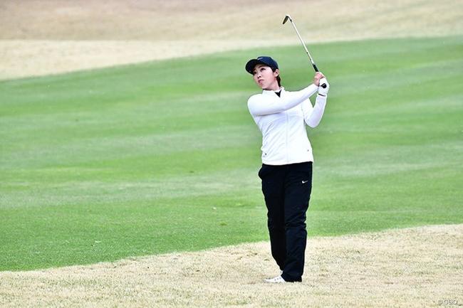 葭叶留美暂时领先