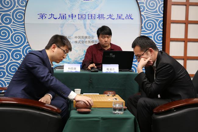 柁嘉熹胜杨鼎新