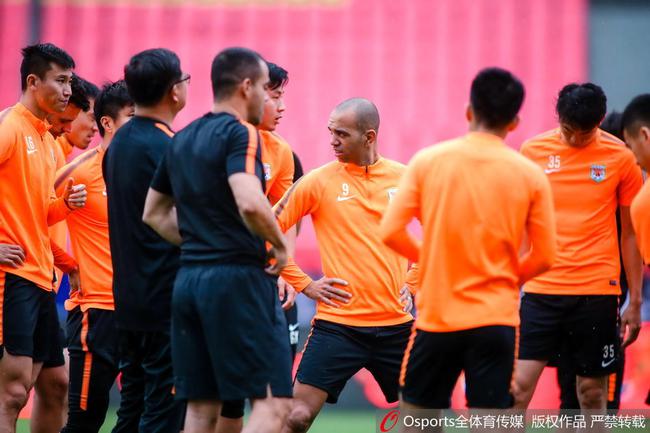 鲁能足协杯战华夏出征名单:西塞在列 齐天羽随