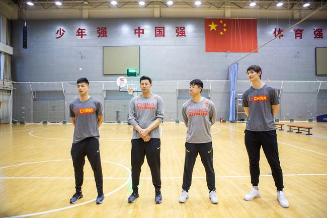 王哲林和方硕等人亮相