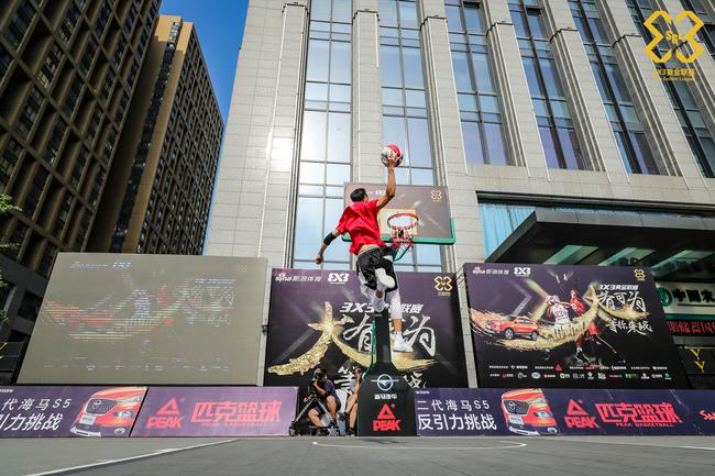 初贺夺得合肥站扣篮大赛冠军