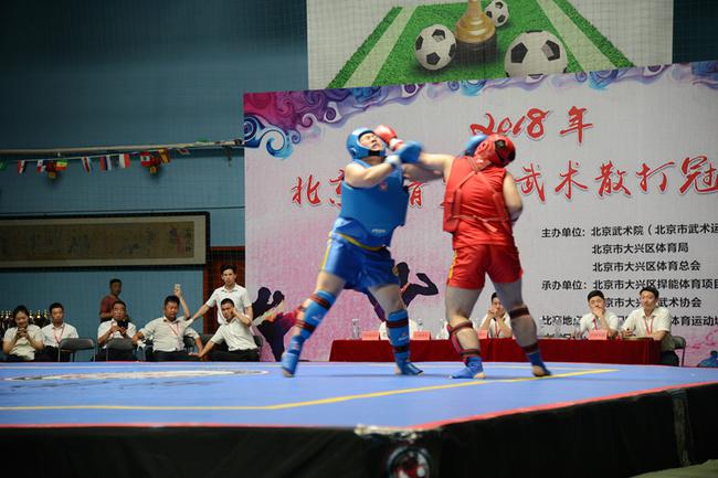 激烈的比赛现场