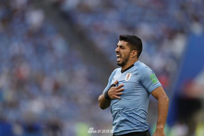 乌拉圭3-0大胜俄罗斯