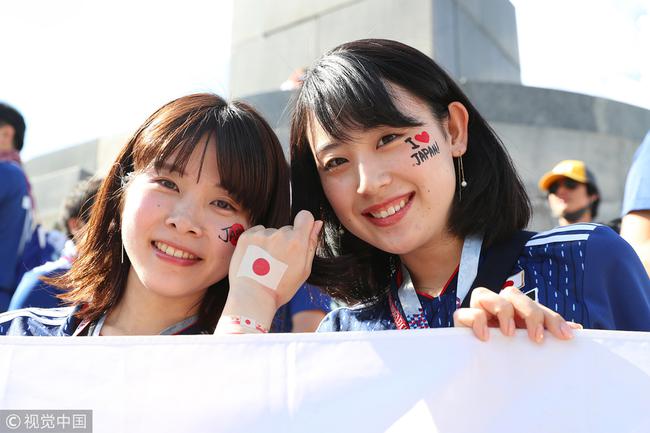 日本球迷助威日本