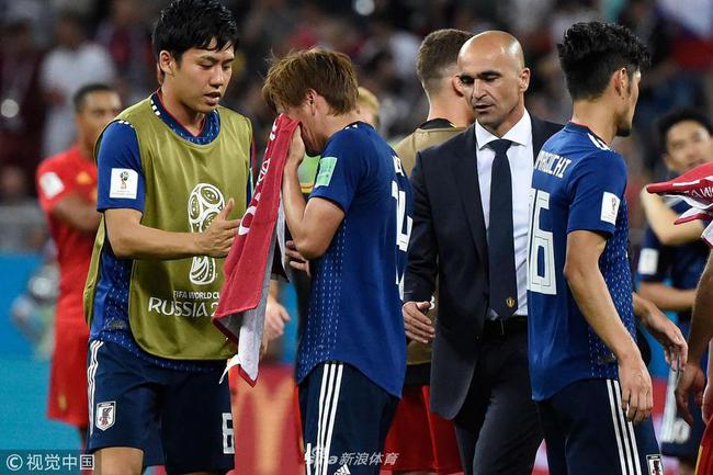 日本球员掩面痛哭