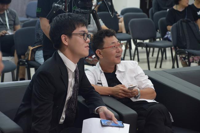 柯洁等观战