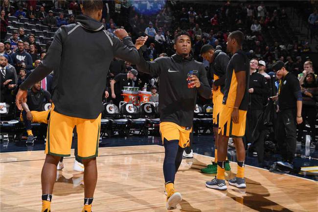 暖心!Mitchell善舉被曝光 為陌生人支付手機修理費-黑特籃球-NBA新聞影音圖片分享社區