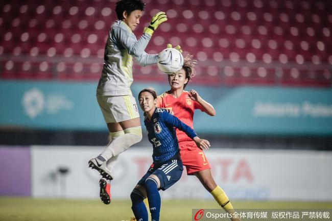 中国女足0-1不敌日本女足获得亚运会亚军