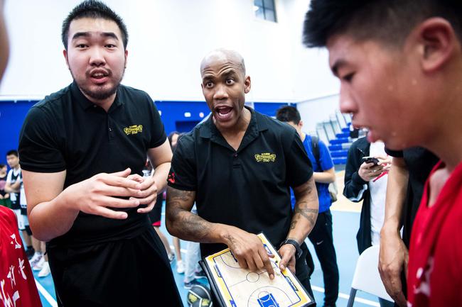 北大附中·马布里篮球队正式亮相