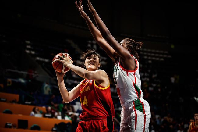 中国女篮击败塞内加尔