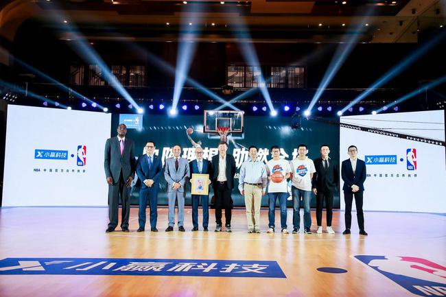 NBA傳奇球星迪肯貝-穆托姆博親臨深圳