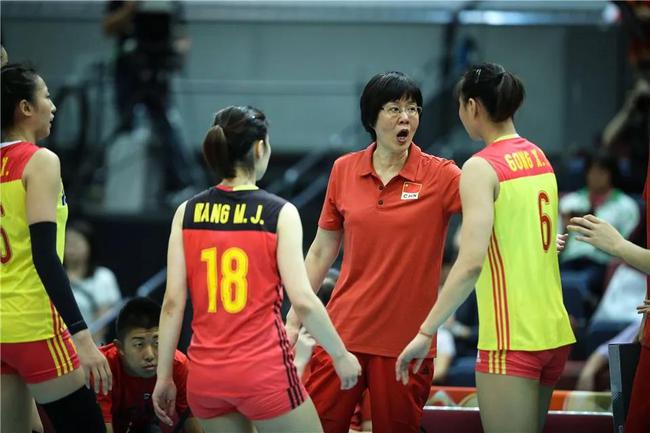 中国女排直落3局击败老对手泰国队