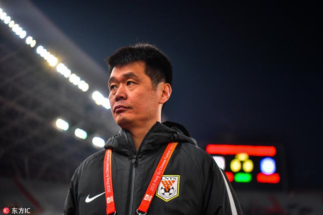 鲁能回应李霄鹏离任传闻:不了解!他正全身心带