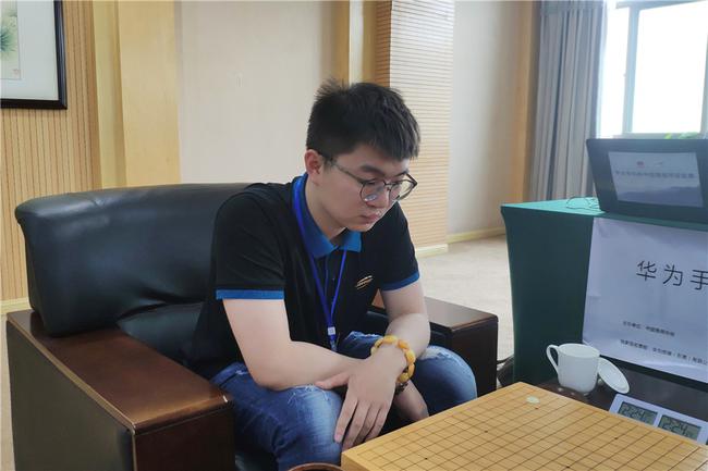 重庆队主将杨鼎新