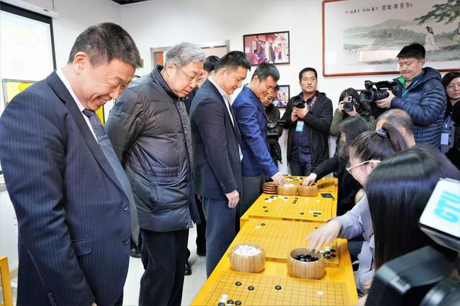 林建超走进社区围棋公益课堂