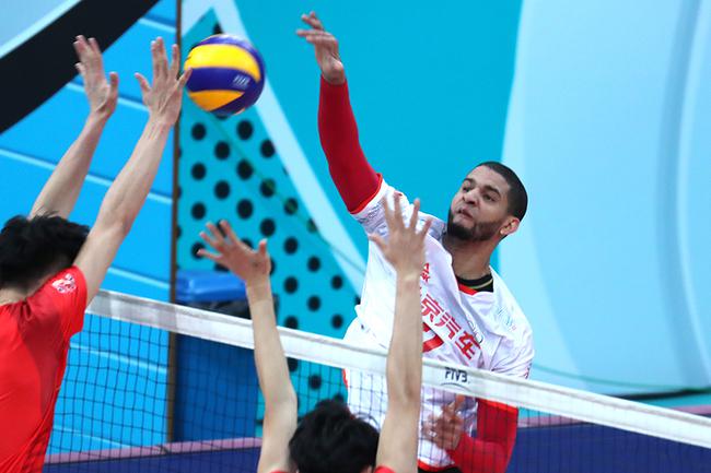 北汽男排战山东展超强统治力 外援莱昂纳多获