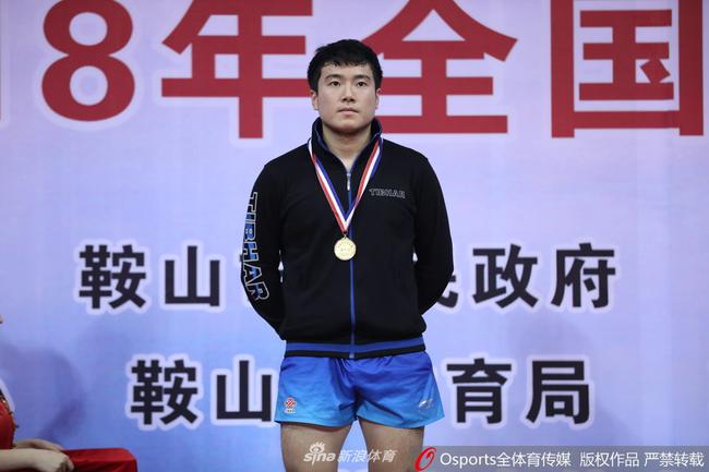 去年全锦赛梁靖崑男单夺冠