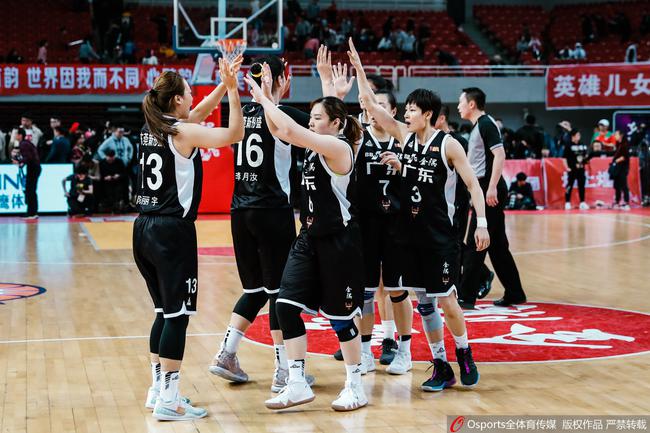 WCBA总决赛，广东女篮大比分2-1八一女篮