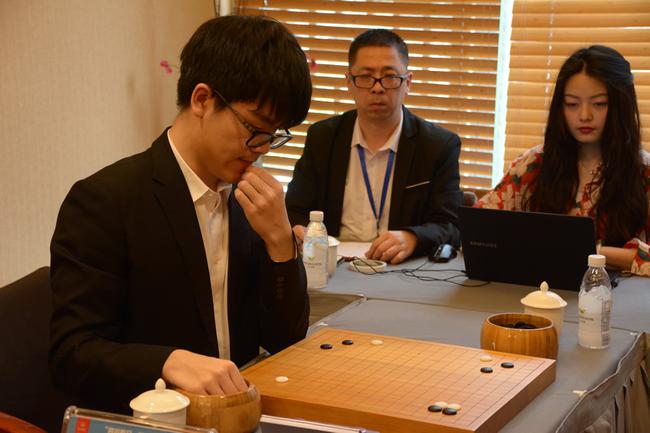 西南棋王赛决战柯洁胜党毅飞 8次参赛终于夺冠