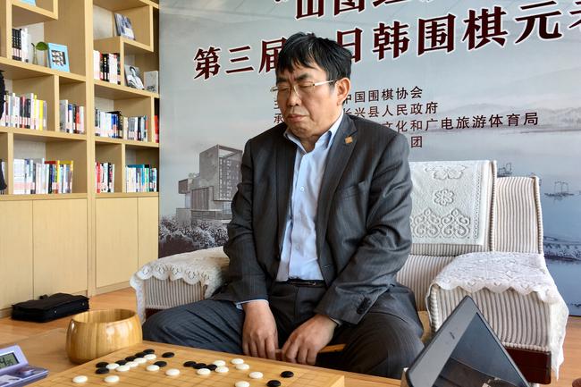 棋圣聂卫平出战元老赛