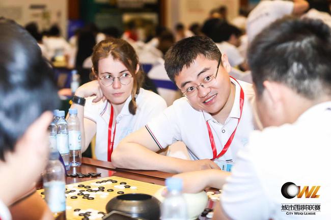 樊麾与法国女棋手勒维克