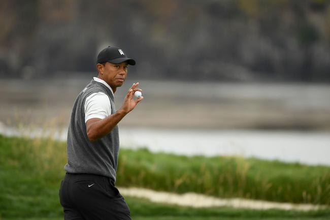 伍兹首轮交出70杆(-1)