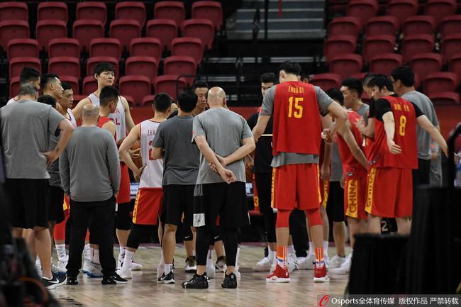 中国男篮备战夏季联赛