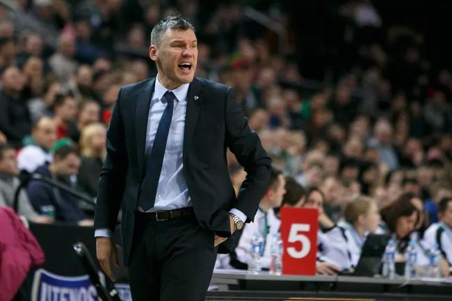 现任主帅,立陶宛篮坛名宿贾斯科维休斯。2004年雅典奥运会,立陶宛在小组赛中爆冷击败美国“梦六队”,贾斯科维休斯大杀四方,全场砍下28分,并在最后1分28秒内,连得10分。