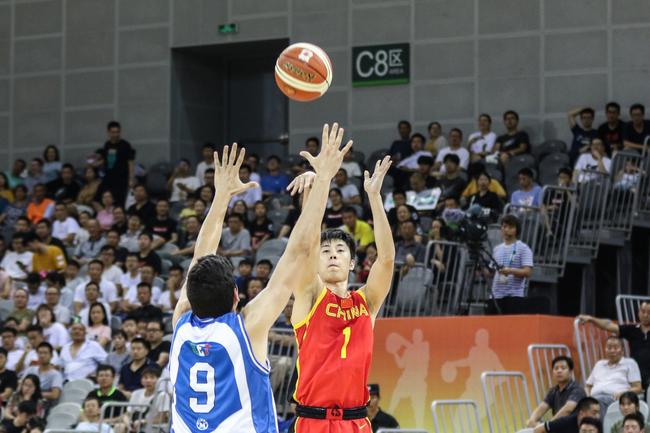 杨林祎23分3篮板3抢断