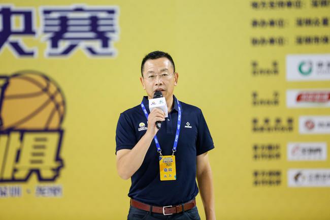 NYBO青少年篮球公开赛发起人、NYBO组委会主任陆浩宣布比赛开幕