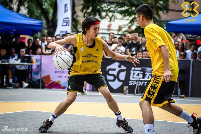 在很多男性球迷眼中,球技超强的艾林林就是他