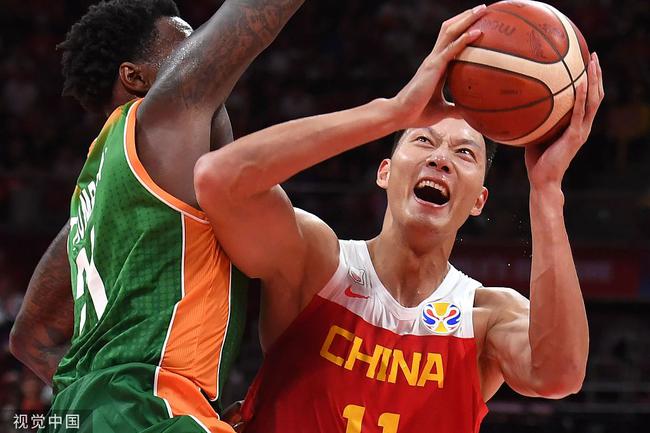 中国男篮对阵波兰