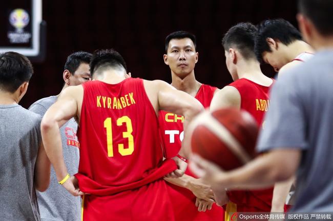 中国男篮在广州备战与韩国队的比赛